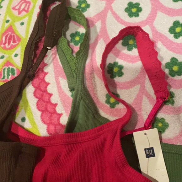 3 GAP BODY tank tops - Picture 2 of 3